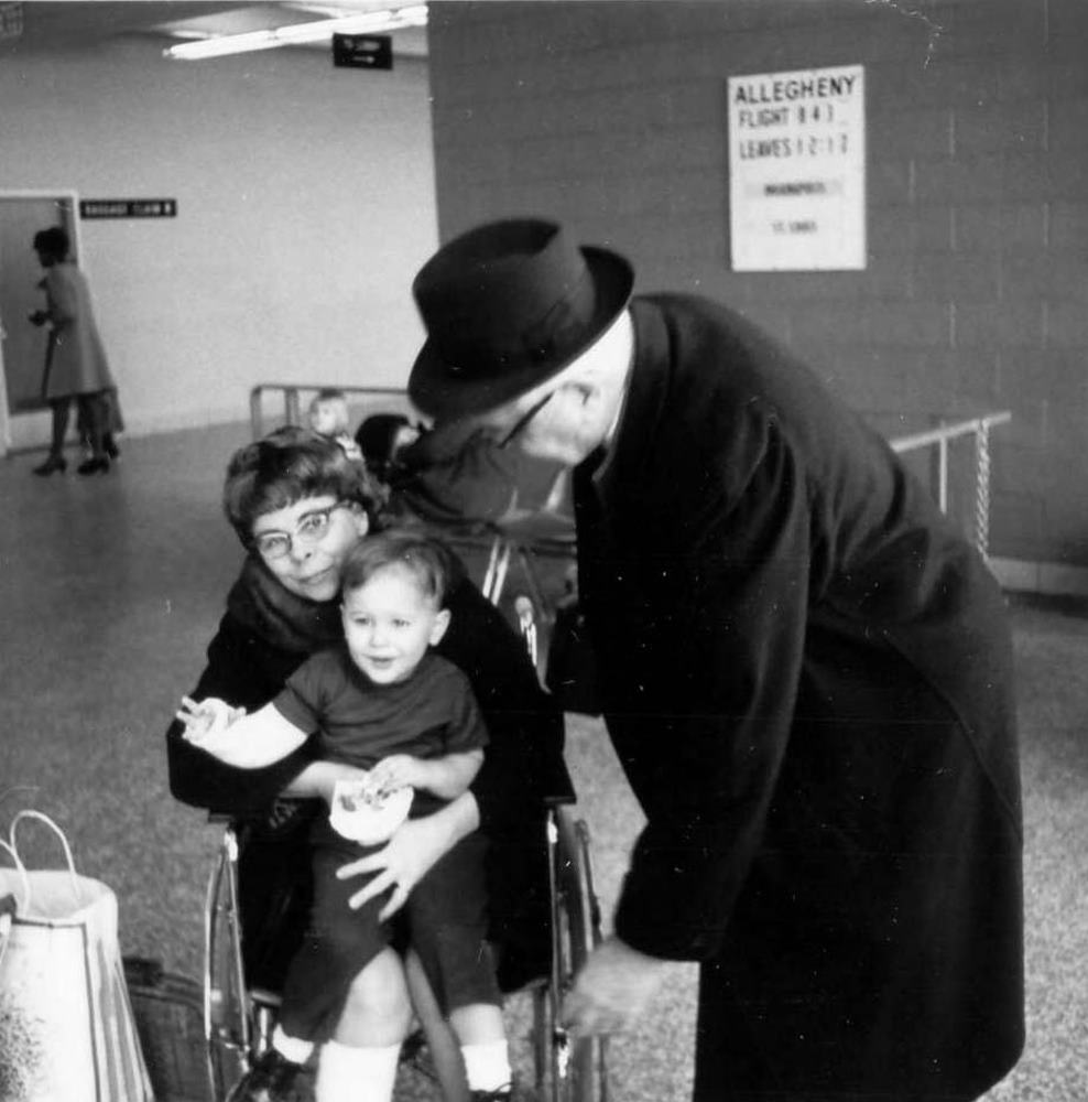 sm6902Doris, Mikey, Wil.jpg